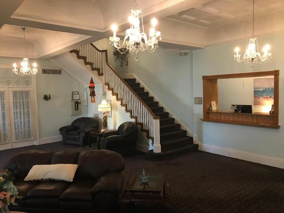 Mayfair Hotel Белмар Екстериор снимка